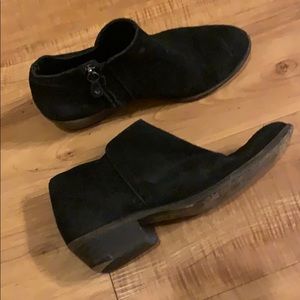 HAKEI Anthropology Black leather Ankle Boots 38 7